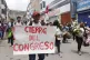 REPRESSION: A man with a sign that reads in Spanish: ‘Shut
