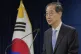 South Korean acting President Han Duck-soo speaks during a b